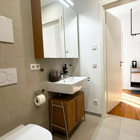 Apartment Raritaet Am Rathaus • Terrasse • Parken • 6 Gaeste *