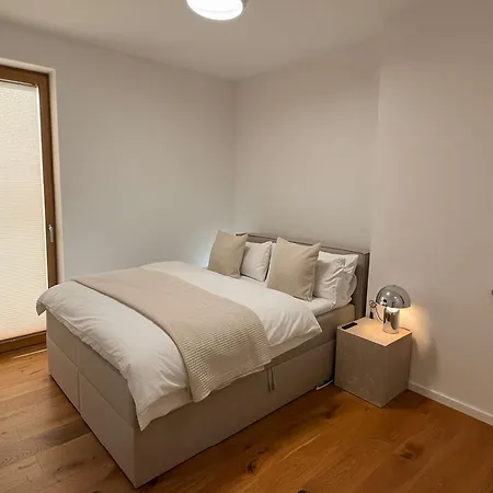 Raritaet Am Rathaus • Terrasse • Parken • 6 Gaeste * Augsburg