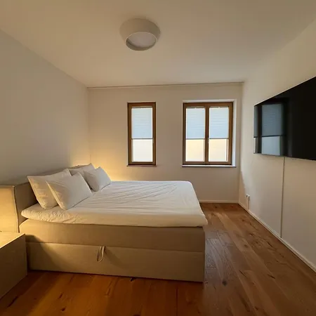 Raritaet Am Rathaus • Terrasse • Parken • 6 Gaeste Apartamento *