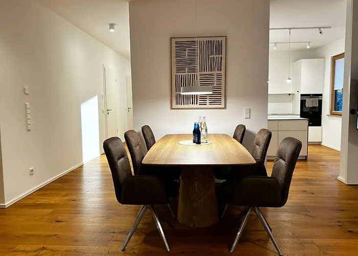 Raritaet Am Rathaus • Terrasse • Parken • 6 Gaeste *