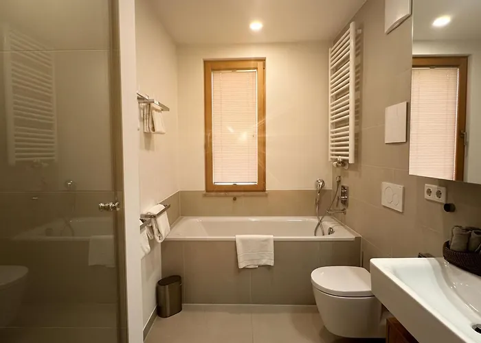 Raritaet Am Rathaus • Terrasse • Parken • 6 Gaeste Аугсбург